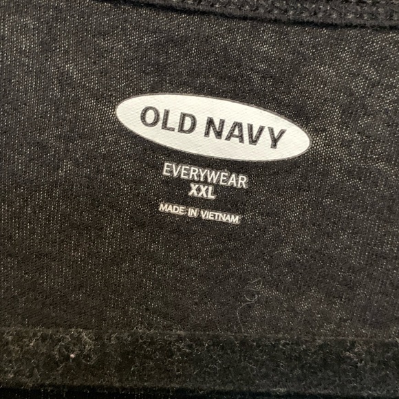 Black Simple T-shirt - Picture 2 of 2